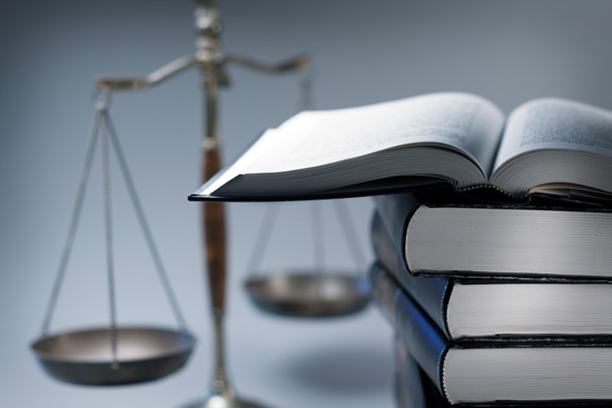 Livres de loi, justice